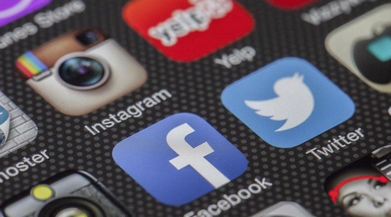 Redes Sociales Facebook Twitter