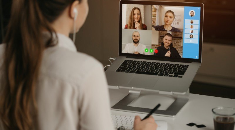 Zoom snooping técnica espionaje redactar