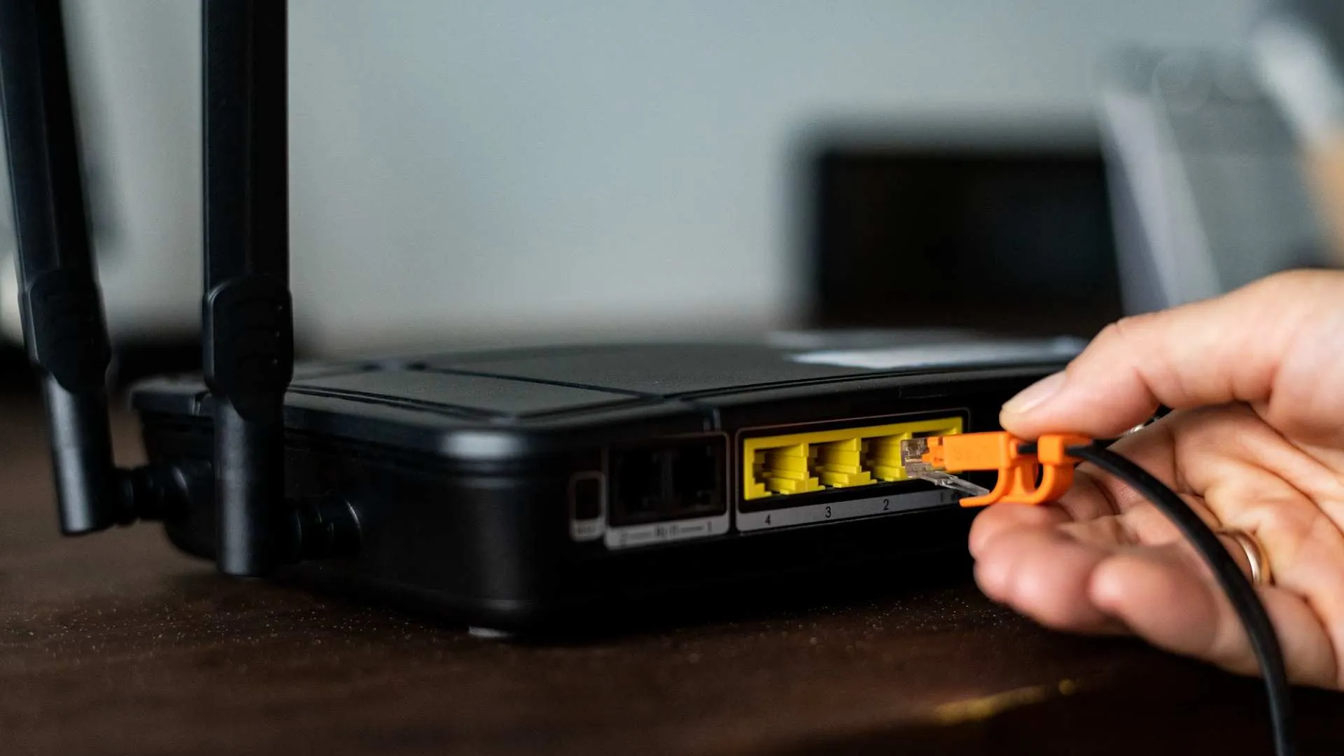 Cómo actualizar el firmware de tu router Wi-Fi