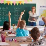 niños en el colegio