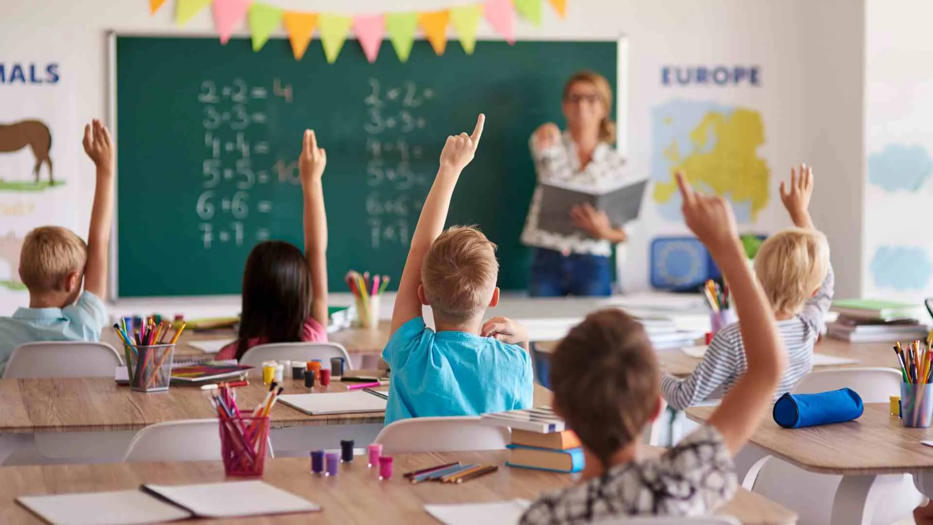 niños en el colegio