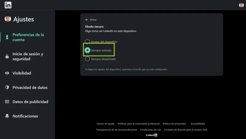 Activación del modo oscuro en LinkedIn web